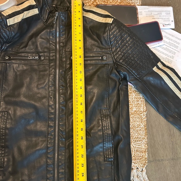 Vegan leather men’s small jacket - Picture 6 of 7